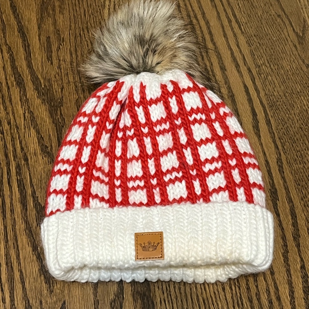NWT 2 Sisters Pom hat